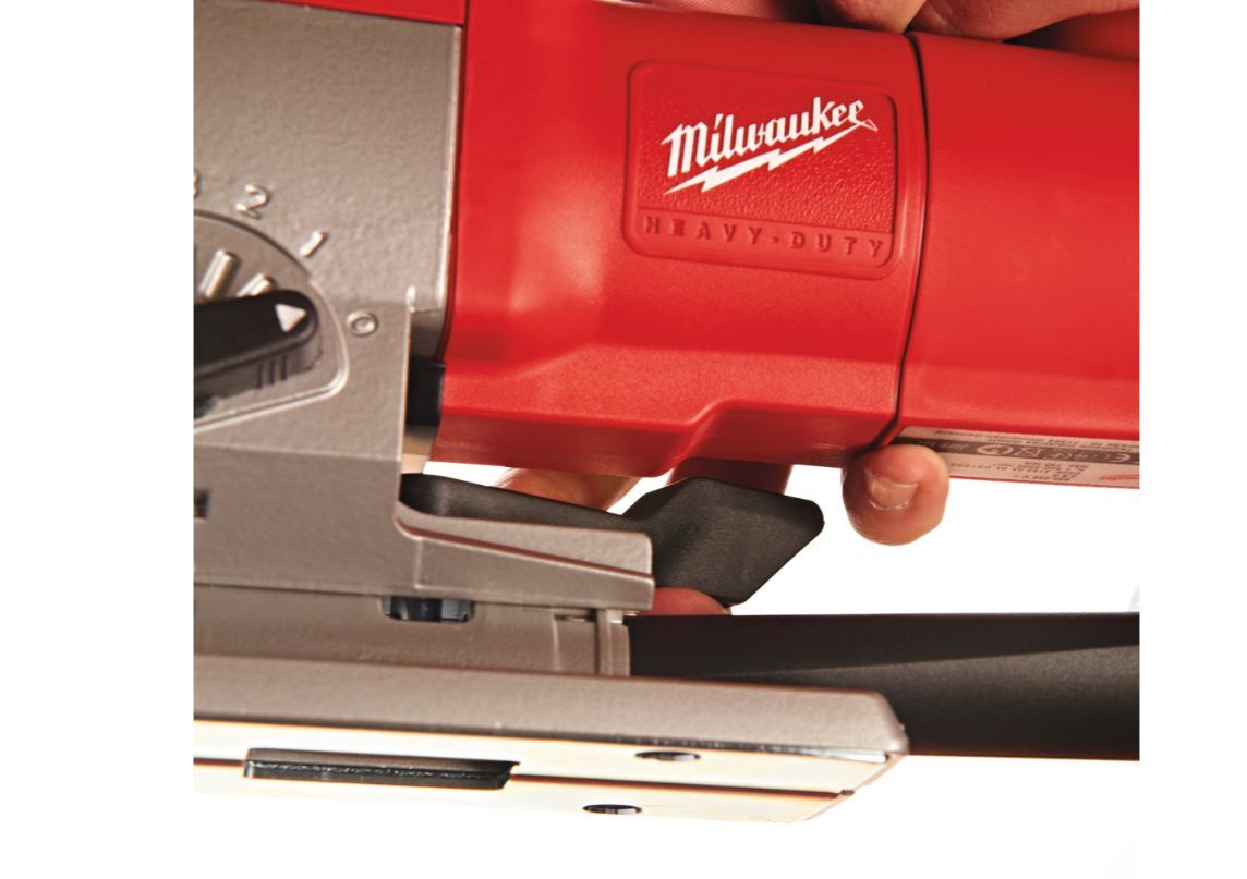 Лобзик Milwaukee JSPE 135 TX проводной 4933381230