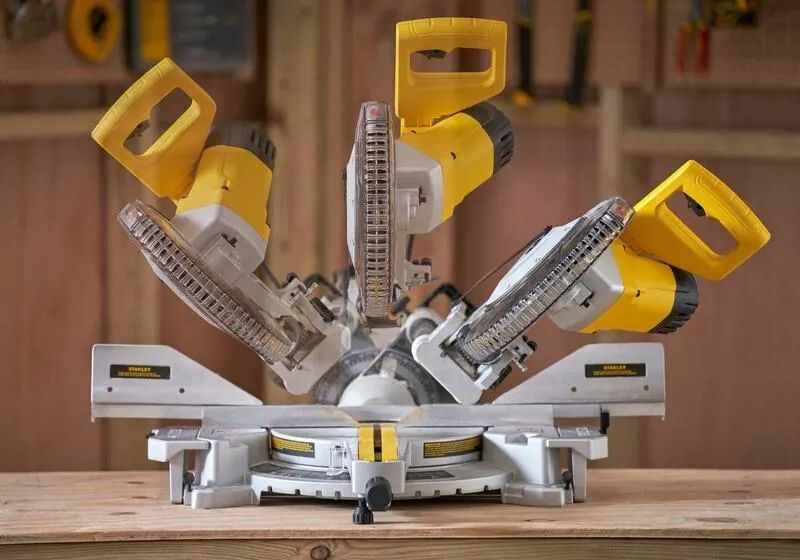 Циркулярная пила Stanley SM1800QS