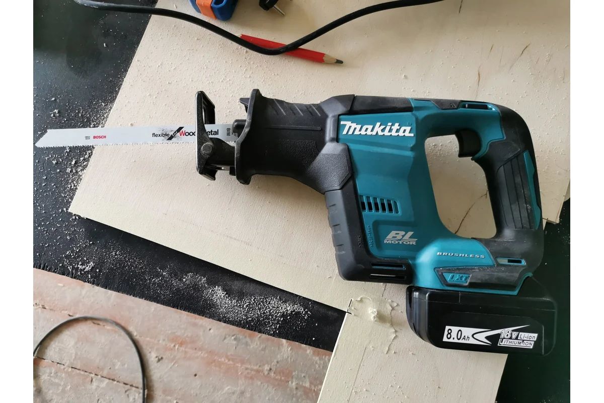 Пила сабельная Makita DJR188ZJ 18V LXT без АКБ и ЗУ