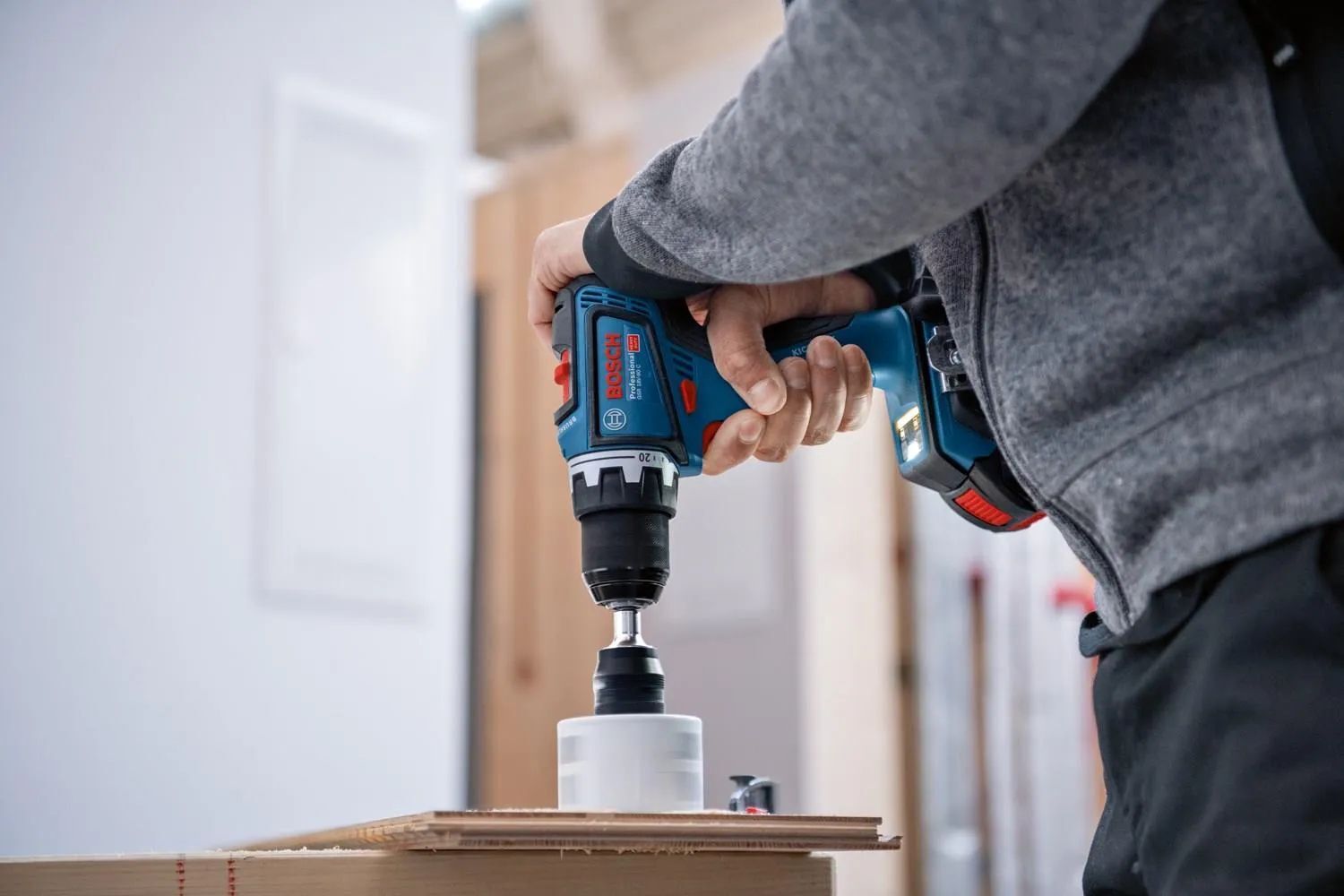 Аккумуляторная дрель-шуруповёрт Bosch GSR 18V-90 C Professional (06019K6000)