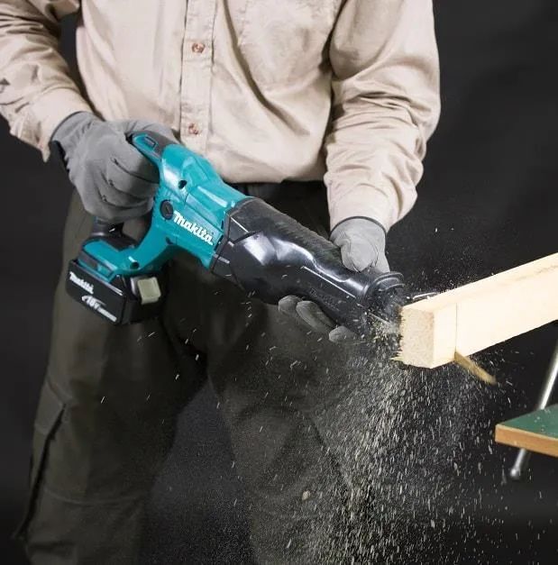 Сабельная пила Makita DJR186Z без АКБ и ЗУ