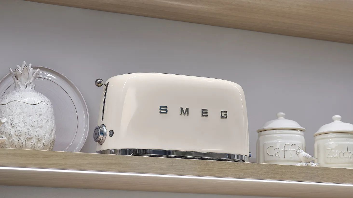 Тостер Smeg TSF02CREU кремовый