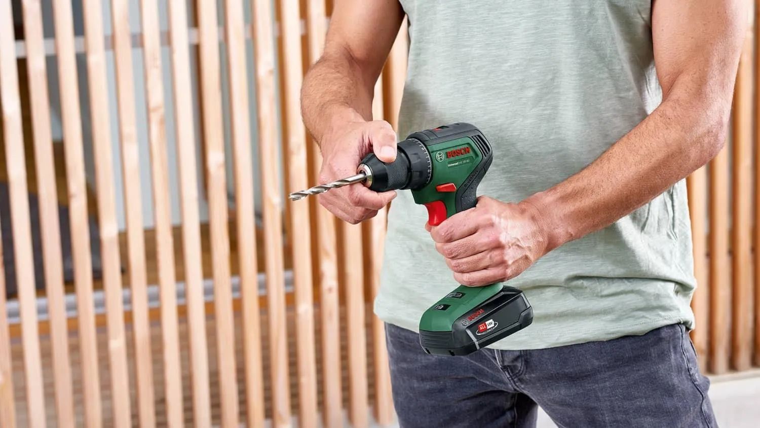 Аккумуляторная дрель-шуруповёрт Bosch UniversalDrill 18V-60 (06039D7002)