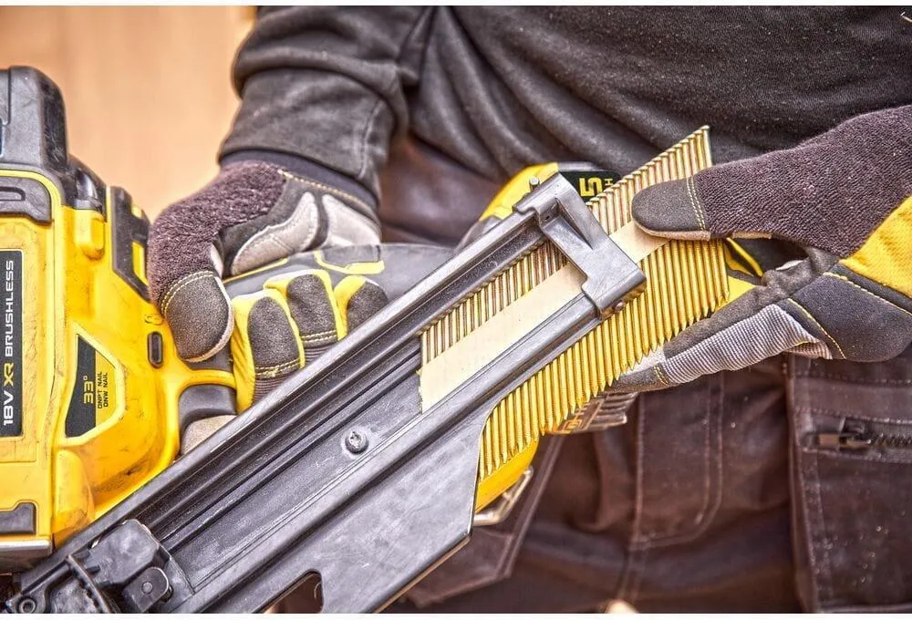Аккумуляторный гвоздезабивной пистолет Dewalt DCN950N-XJ