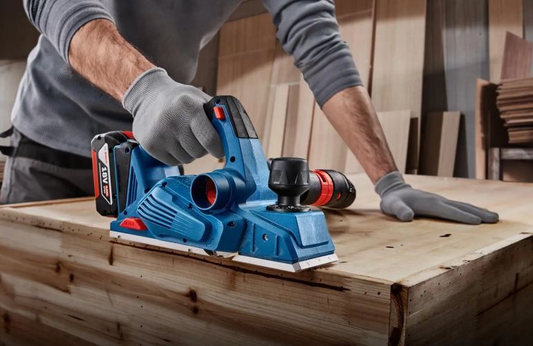Аккумуляторный рубанок Bosch GHO 185-LI Professional (06015B5021)
