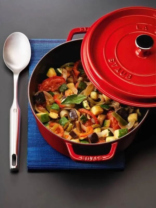 Чугунная жаровня Staub 8,35 л, 30 см, вишнёвая 40509-861-0