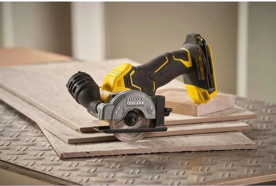 Многофункциональная пила аккумуляторная Stanley Fatmax SFMCM300D2, 2 x 2Ah, 76мм (SFMCM300D2QW)