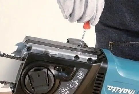 Электрическая цепная пила Makita UC4051A