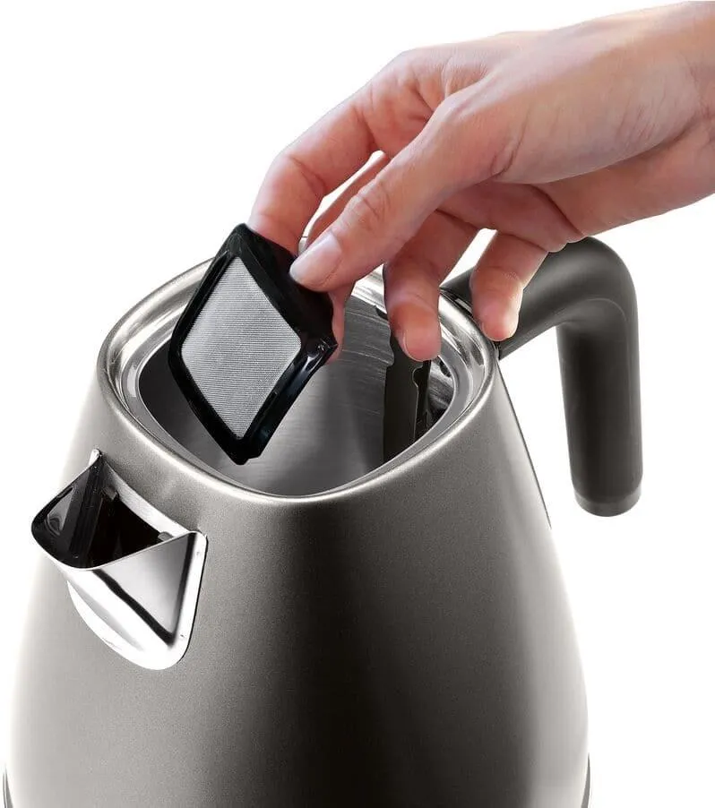 Чайник электрический De'Longhi Distinta Titanium KBIN2001.TB