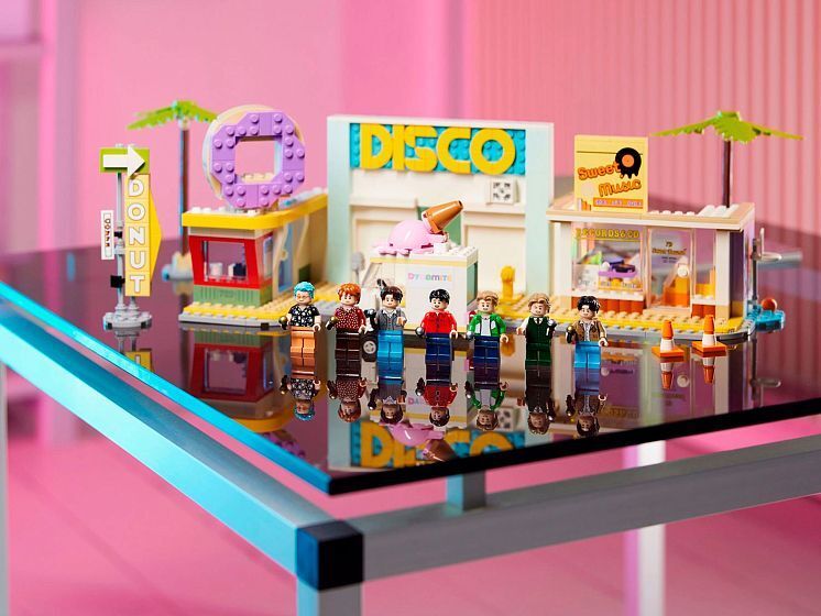 LEGO Ideas 21339 BTS Dynamite