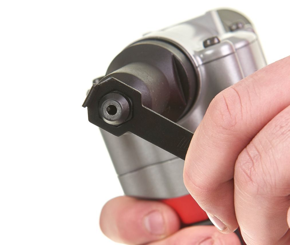 Заклепочник Milwaukee M12 BPRT201X 1х3,0 Ah и ЗУ 4933464405
