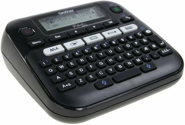 Термотрансферный принтер этикеток кейс Brother PT-D210 черный
