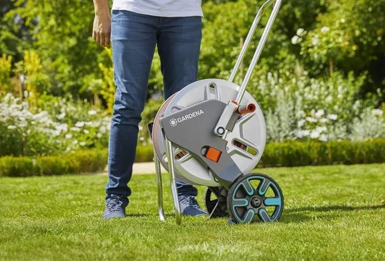 Металлическая тележка для шлангов GARDENA AquaRoll M 18541-20.000.00