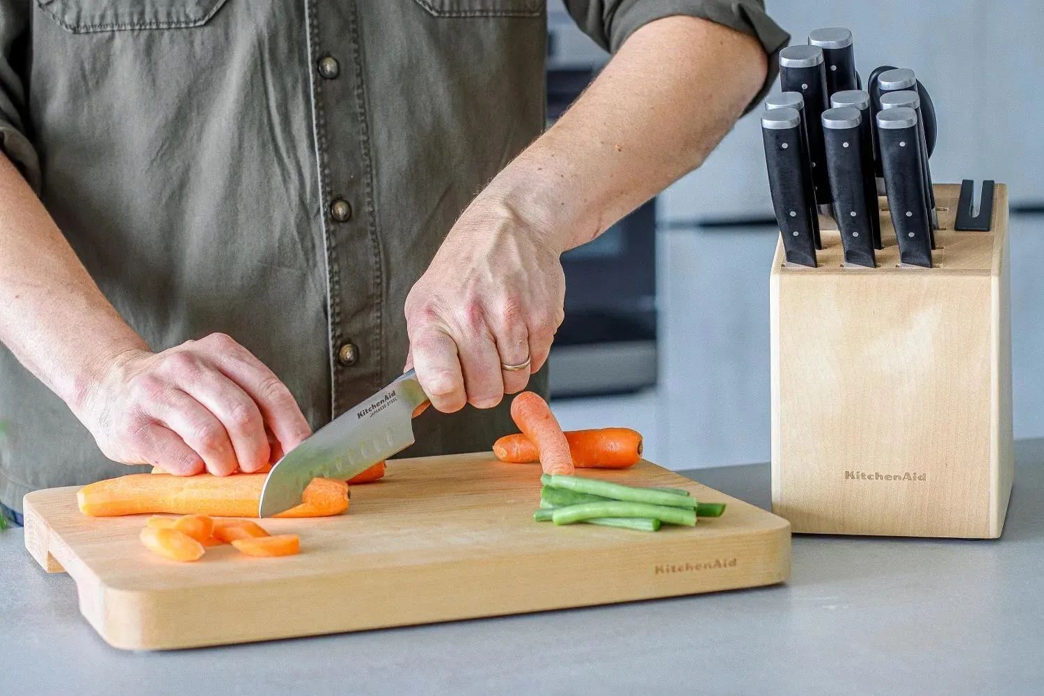 Набор кухонных ножей KitchenAid Gourmet KAG12STSNBXOBQ чёрный