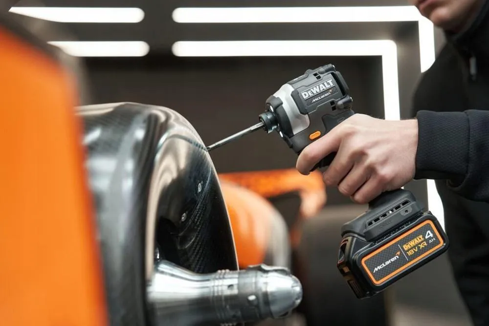 Аккумуляторная дрель-шуруповерт Dewalt DCF85MP2TQW