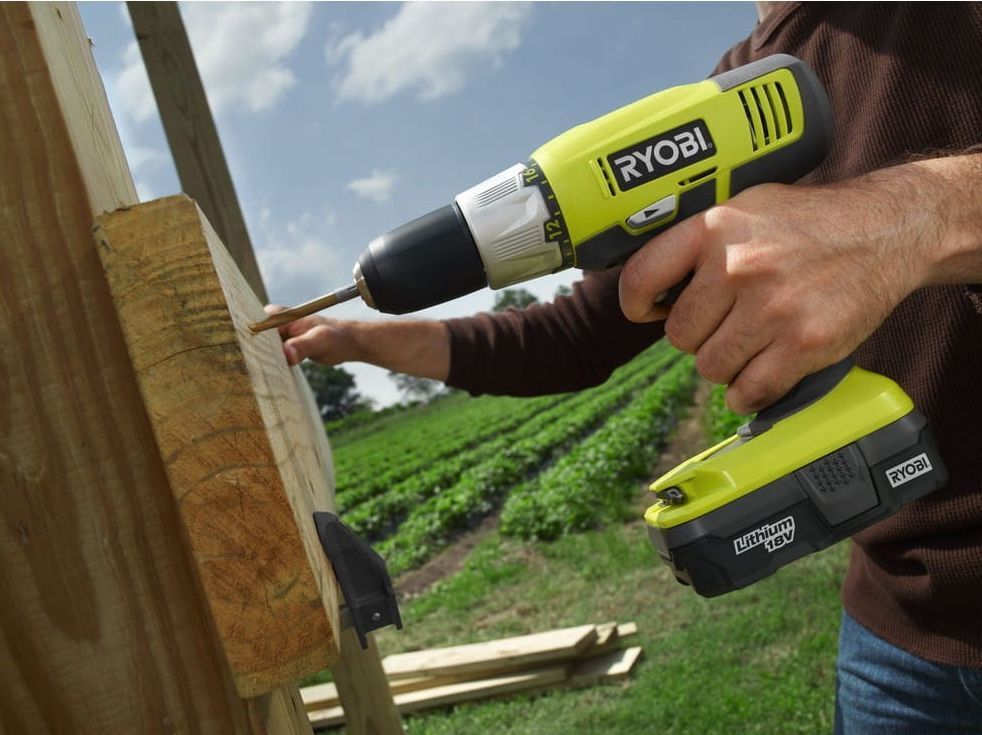 Ударная дрель RYOBI R18PD2-220S с 2 АКБ и ЗУ