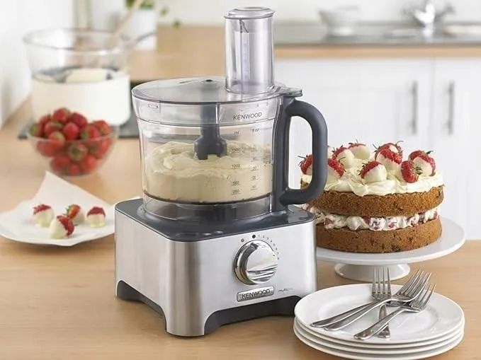 Многофункциональный кухонный комбайн Kenwood MultiPro Classic FDM781 стальной