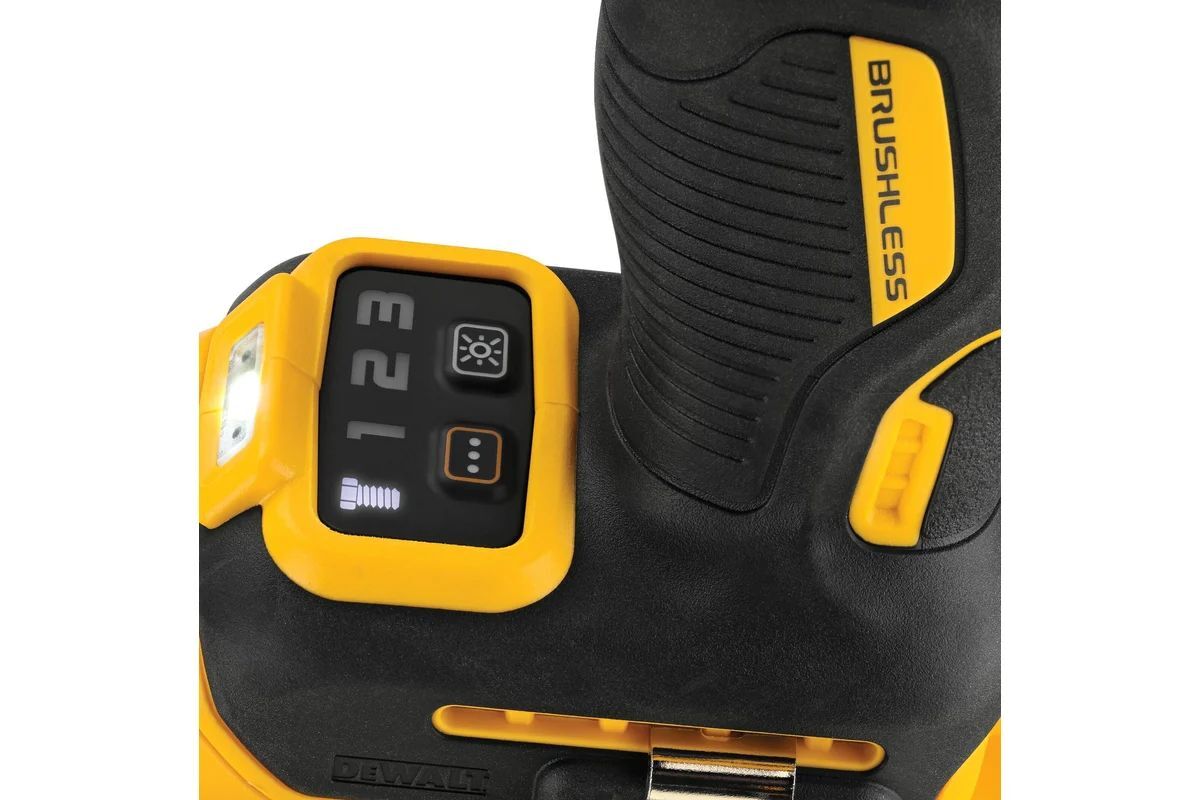 Аккумуляторный гайковерт DeWalt DCF891P2T, с 2 АКБ 5 Ач и ЗУ, в кейсе