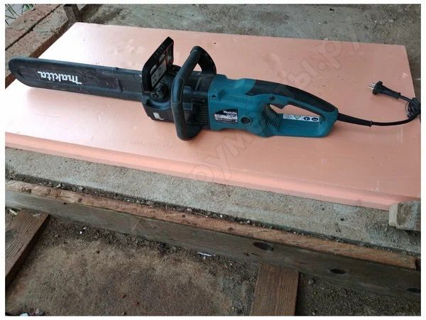 Проводная цепная пила Makita UC4051AX1