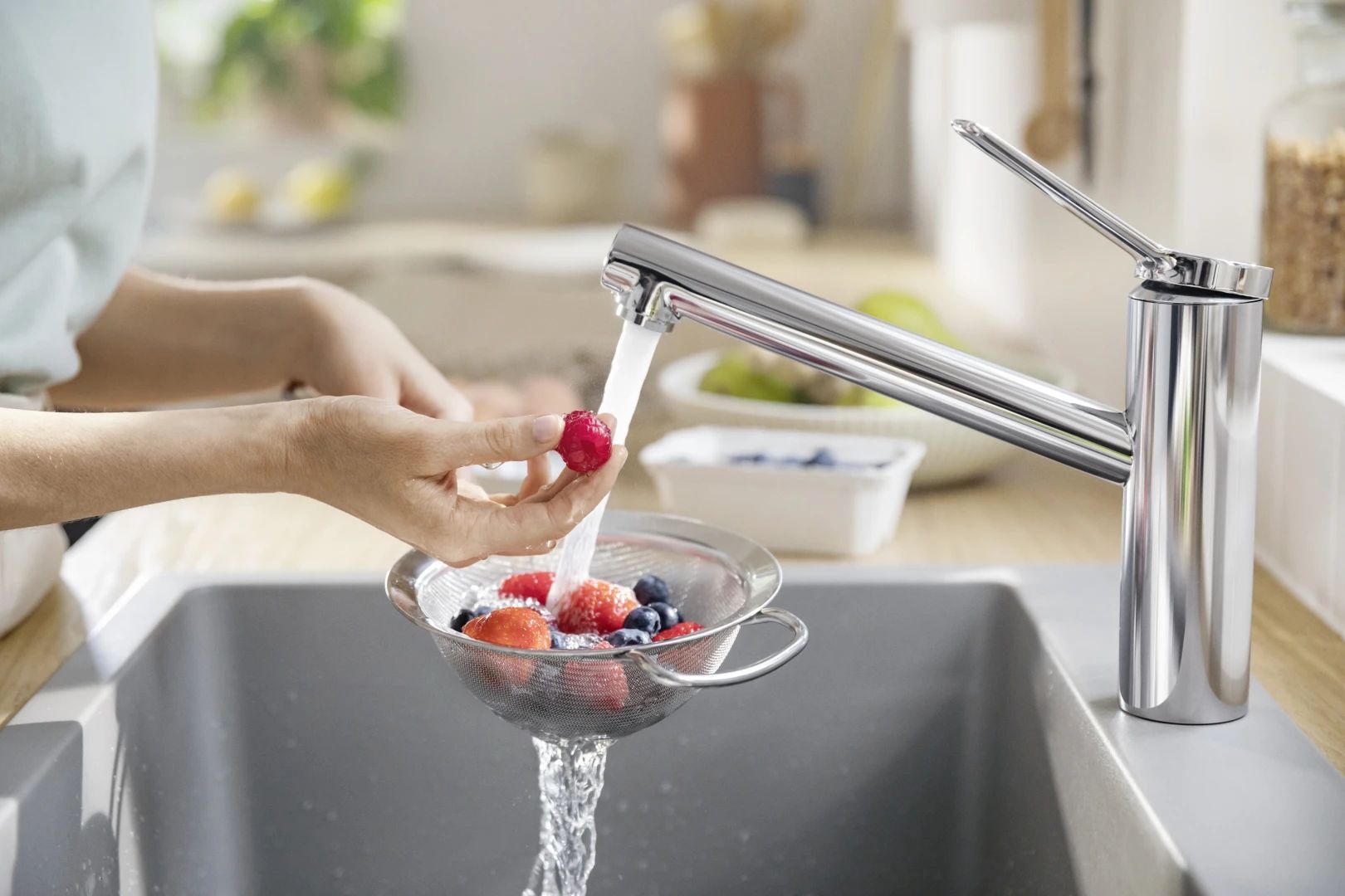 Смеситель для кухни Hansgrohe Zesis M33 Однорычажный 150 1jet хром (74802000)
