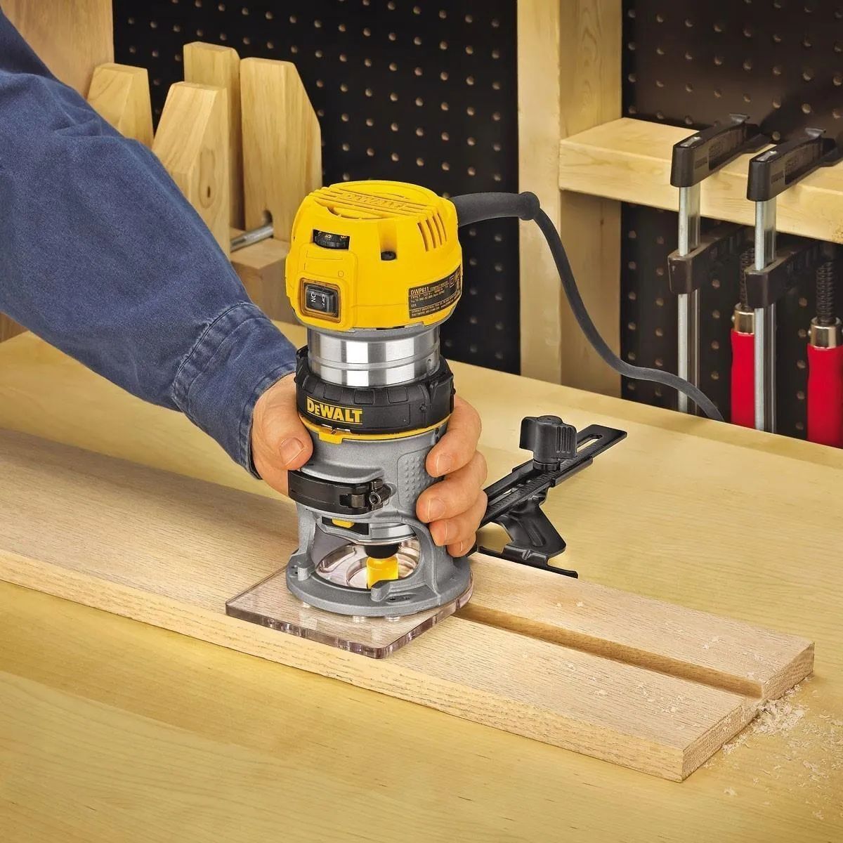 Вертикальный фрезер DeWalt D26204K, 900 Вт, 27000 об/мин, 55 мм, в кейсе