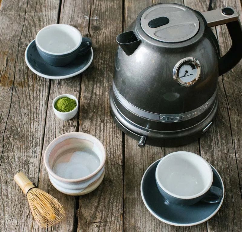 Электрический чайник KitchenAid Artisan 5KEK1522EPP