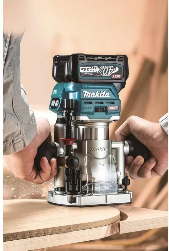 Фрезер Makita RT001GZ17 40V XGT без АКБ и ЗУ