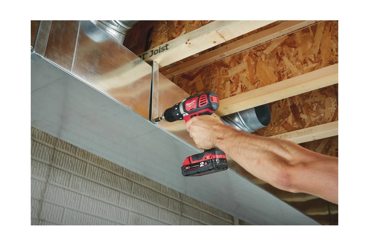 Дрель-шуруповёрт Milwaukee M18 BDD-202C 1 2.0 Ah и ЗУ 4933443555