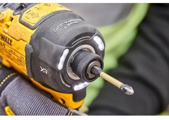 Аккумуляторный винтоверт Dewalt DCF870NT