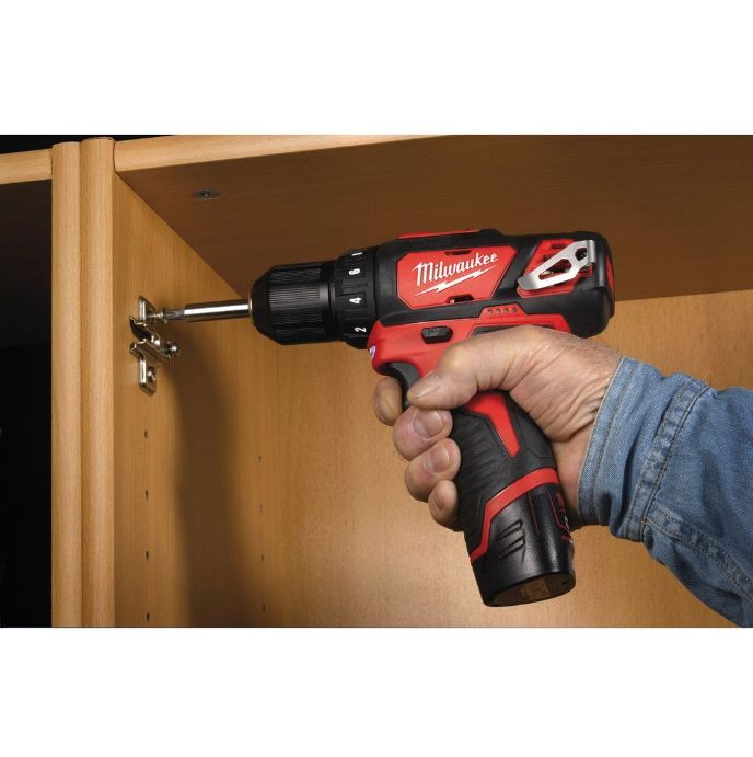 Шуруповёрт-дрель Milwaukee M12 BDD202C с 2 2.0 Ah акб, ЗУ и в кейсе 4933464615