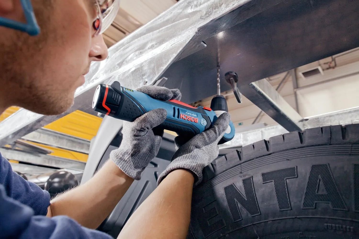Угловая аккумуляторная дрель-шуруповерт Bosch GWB 12V-10 Professional, без АКБ и ЗУ (0601390909)