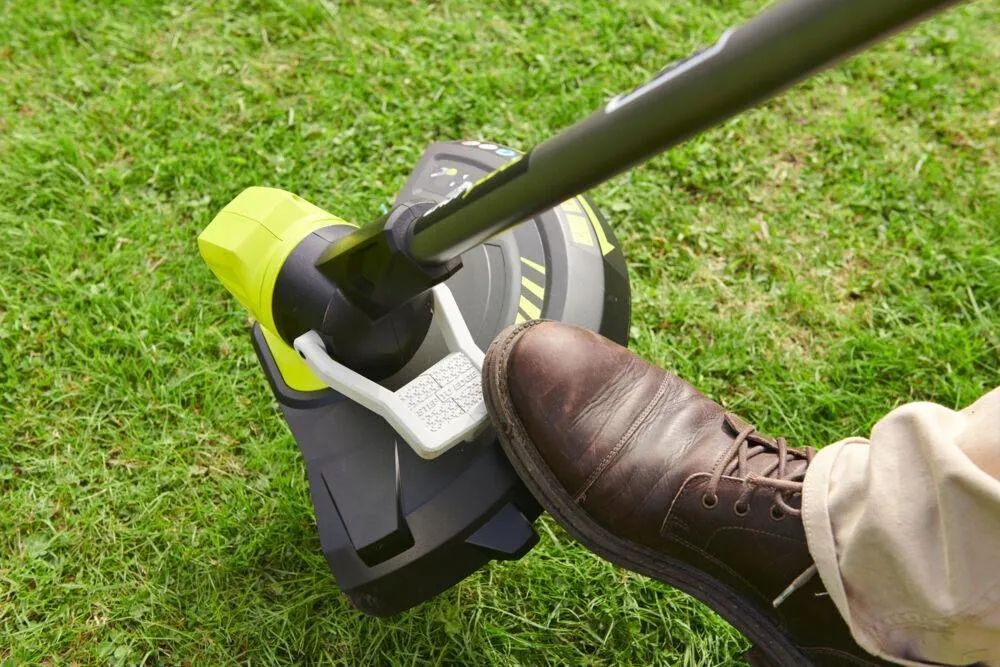 Аккумуляторный триммер RYOBI RY18LT33B-0 18V, 33 см, без АКБ и ЗУ