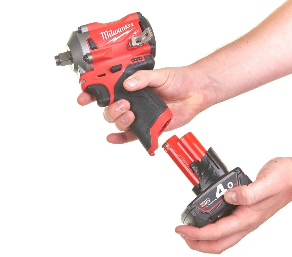 Ударный гайковерт Milwaukee M12 FIWF120 без аккумуляторов и ЗУ 4933464615