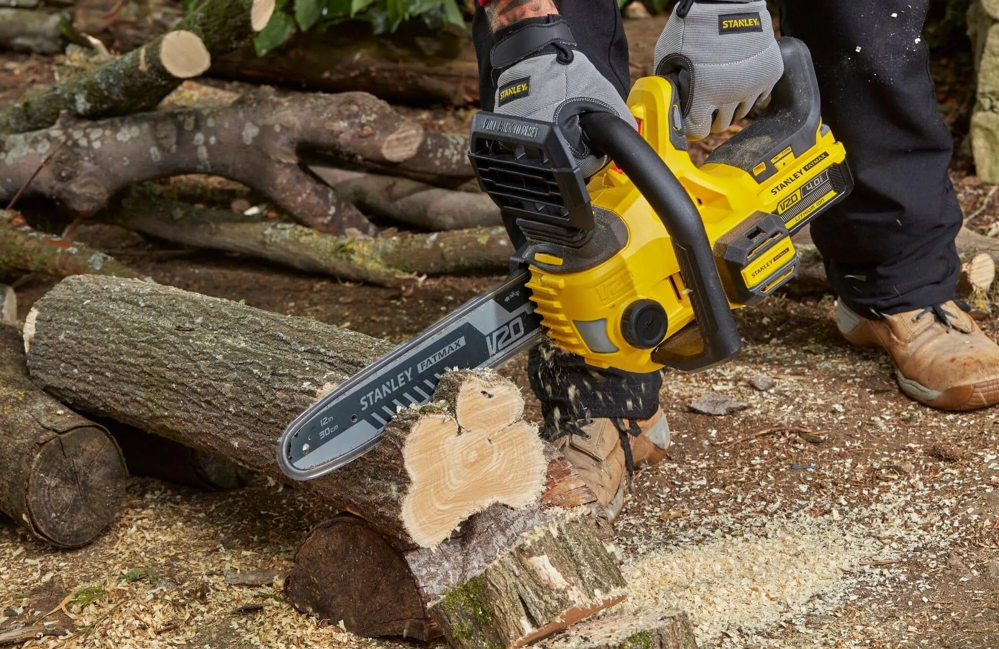 Пила цепная аккумуляторная Stanley SFMCCS630B, 30 см, 18В, серия V20 + аккумулятор 4Ач
