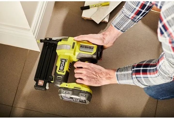Гвоздезабиватель RYOBI R18GN18-120S с АКБ и ЗУ
