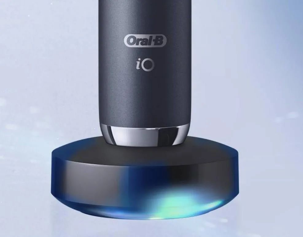 Электрическая зубная щетка Oral-B iO 7 Plus Edition Black