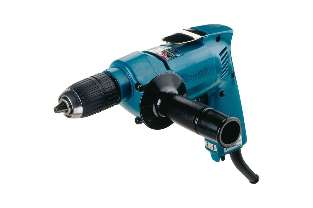 Проводная дрель Makita DP4700