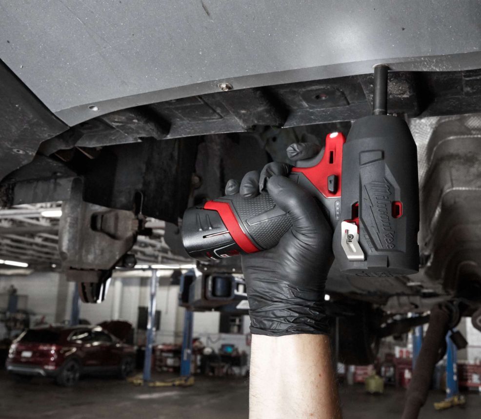 Ударный гайковёрт Milwaukee M12 FIW14 0 без аккумуляторов и ЗУ 4933464611