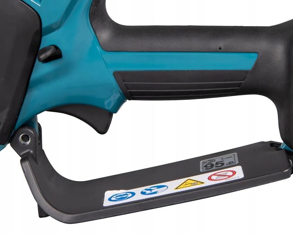 Цепная пила Makita UC100DWA01 с АКБ и ЗУ