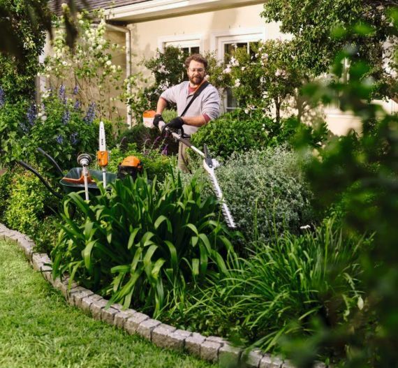 Аккумуляторный комбидвигатель Stihl Kombimotor Kma 80 R
