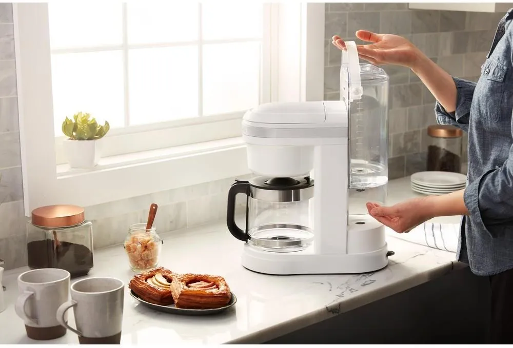 Капельная кофеварка KitchenAid Drip Spiral Classic 5KCM1208EWH, белый