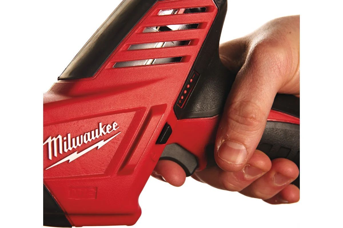 Сабельная пила Milwaukee M12 C12HZ-202C 2 2,0 Ah и ЗУ 4933441195