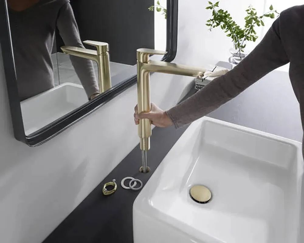 Смеситель для раковины Hansgrohe Talis E 71717140 матовая бронза