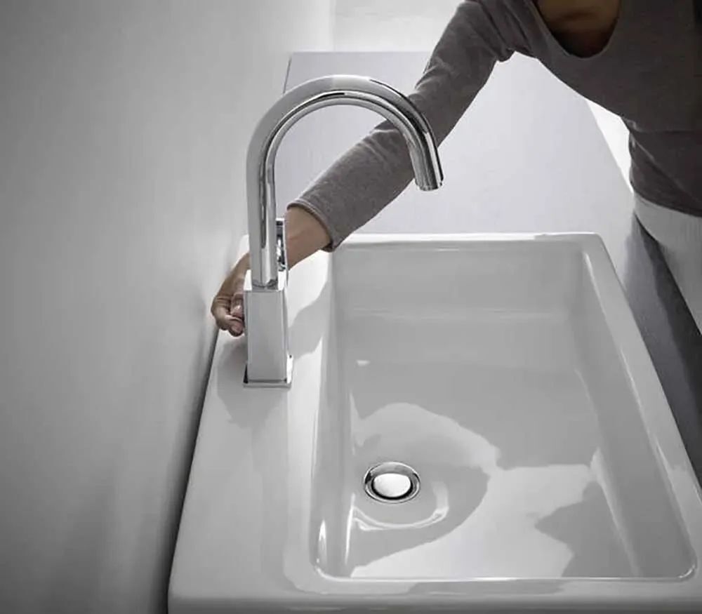 Смеситель для раковины Hansgrohe Vernis Shape 71564000 Хром
