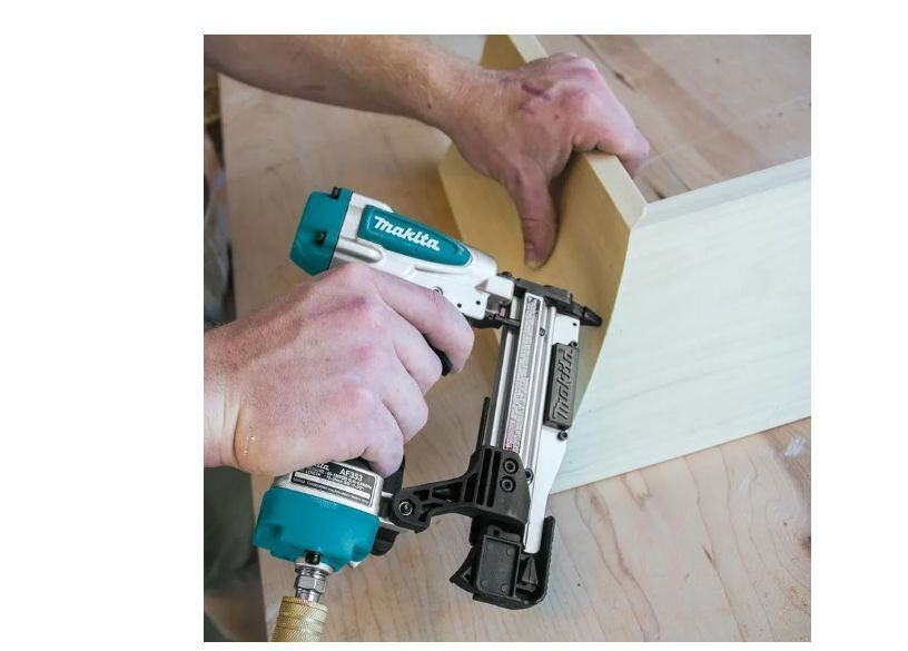 Гвоздезабивной пистолет Makita AF353