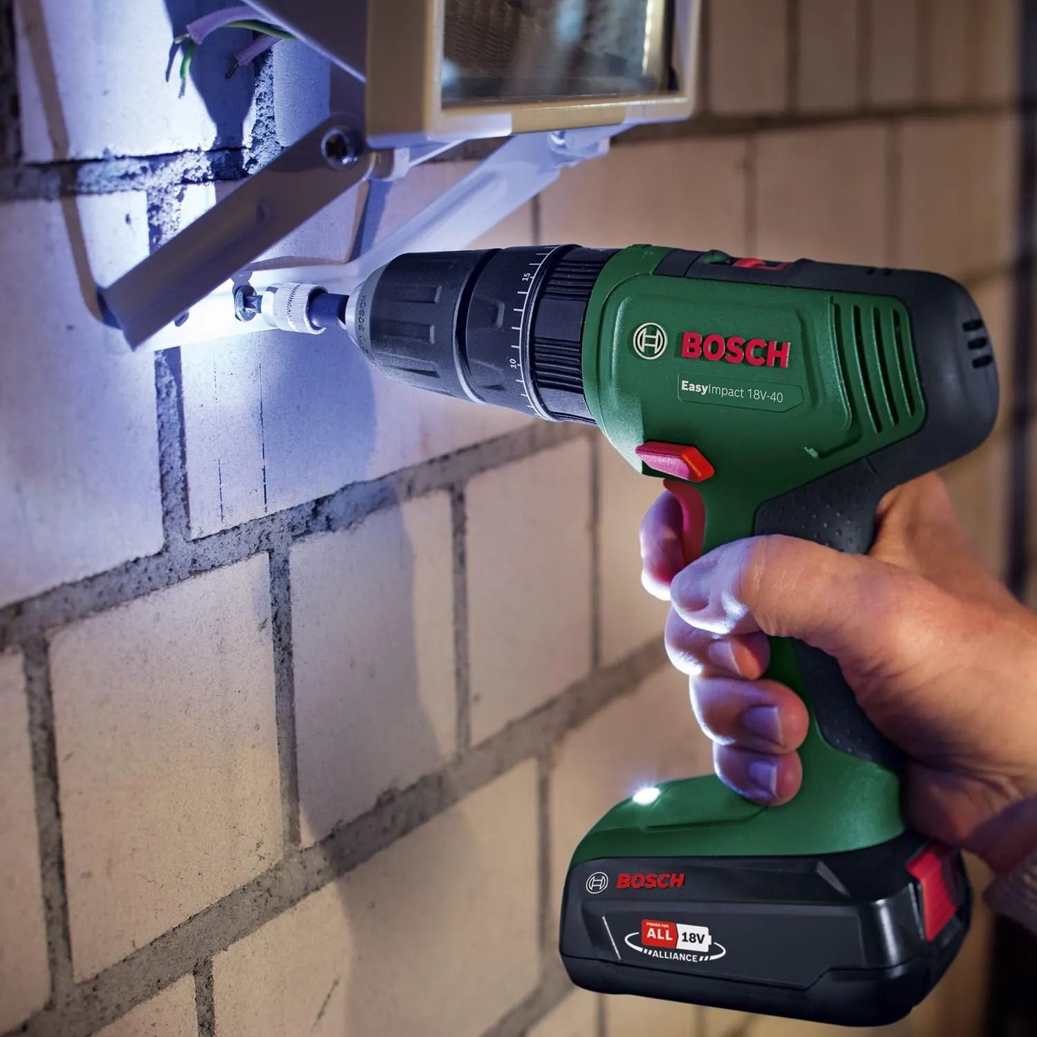 Аккумуляторная ударная дрель Bosch EasyImpact 18V-40 (06039D8102)