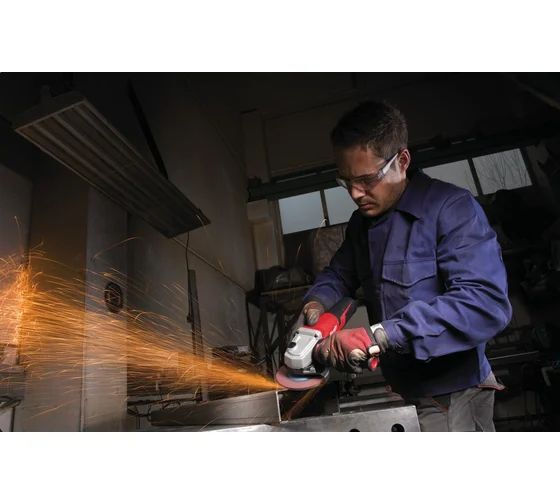 Угловая шлифмашина Milwaukee AGV 15-125 XC 125 мм проводная 4933428120