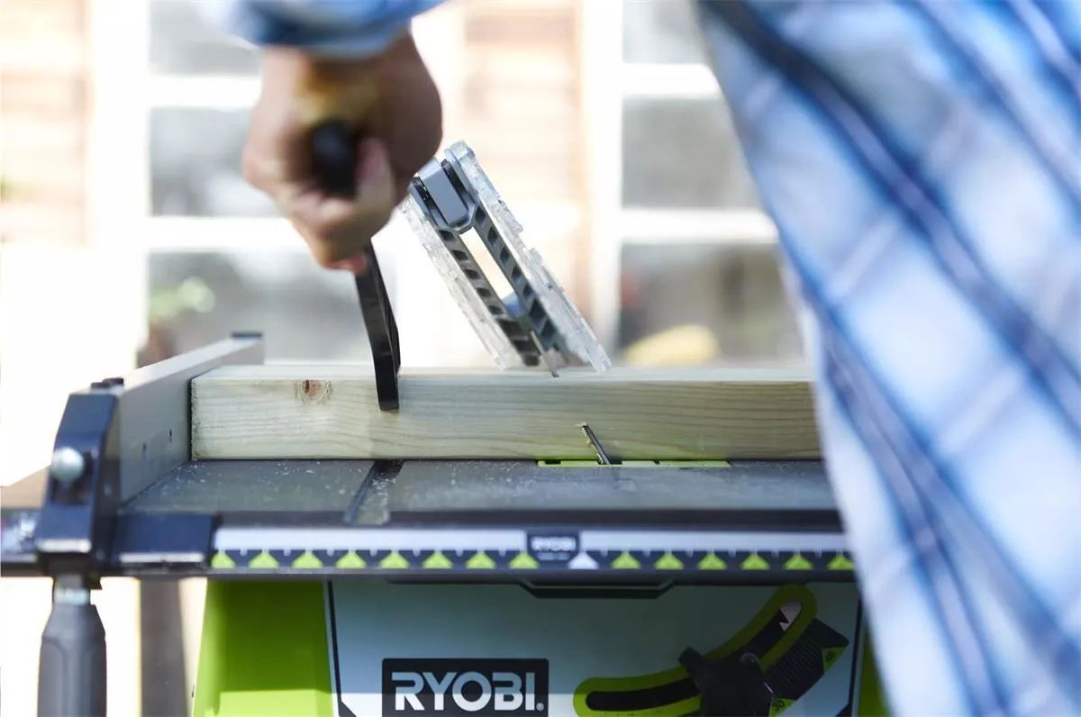 Настольная электрическая пила RYOBI RTS1800EF - G