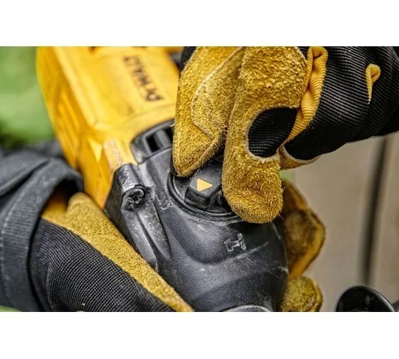 Перфоратор сетевой DeWalt D25413K, 1000 Вт, 4.2 Дж, 4700 уд/мин, в кейсе