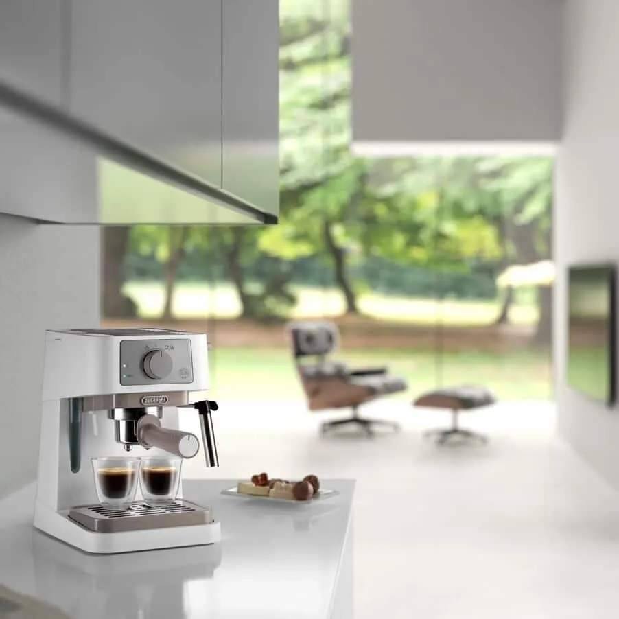 Кофемашина рожковая De'Longhi Stilosa EC260.W